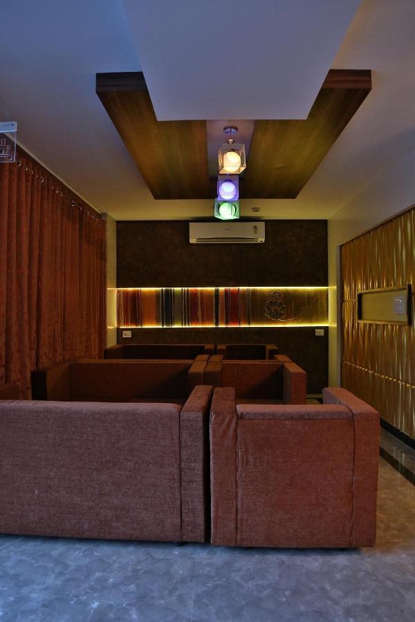 Continento The Classic Hotel Tirur Exteriör bild